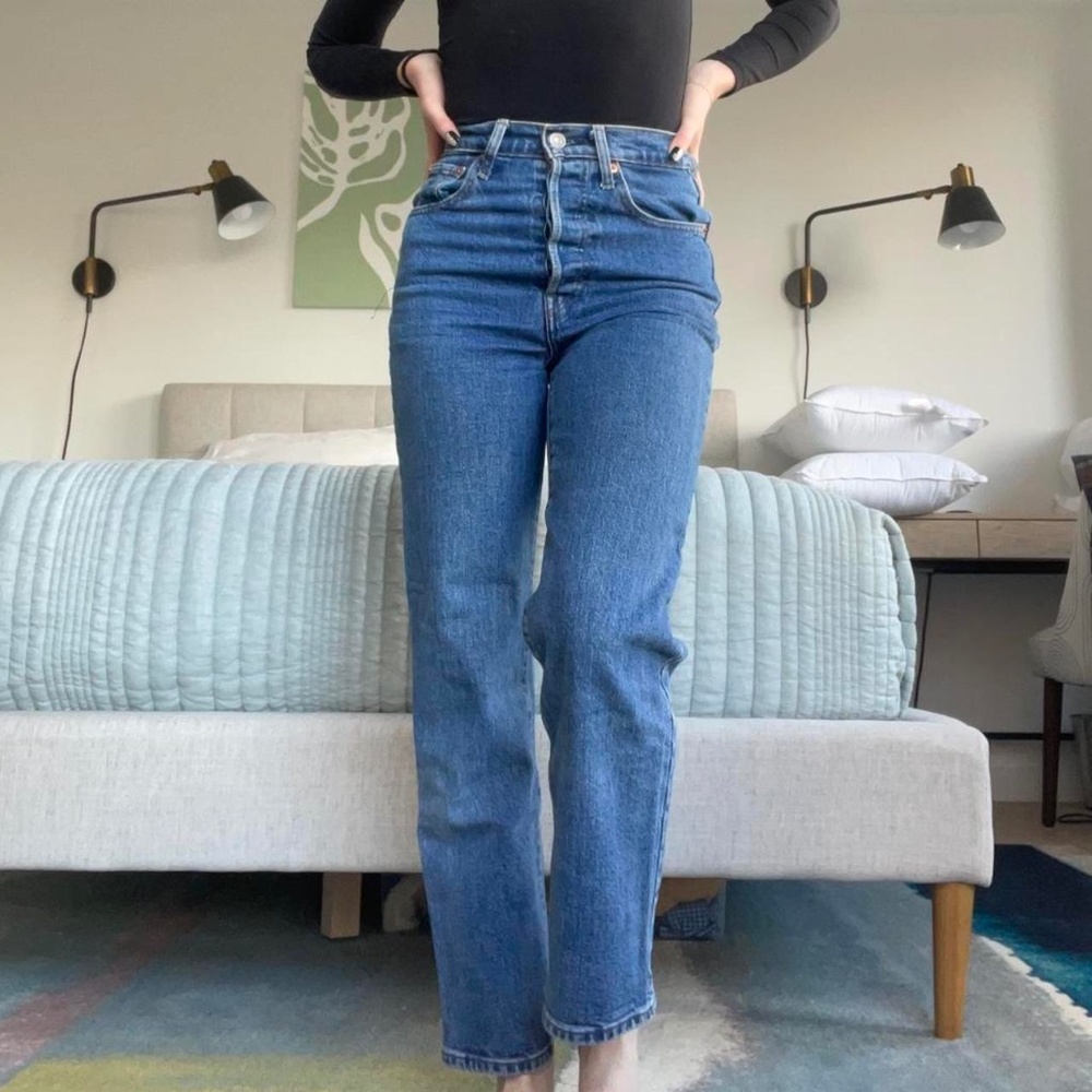 RIBCAGE STRAIGHT LEG LEVIS